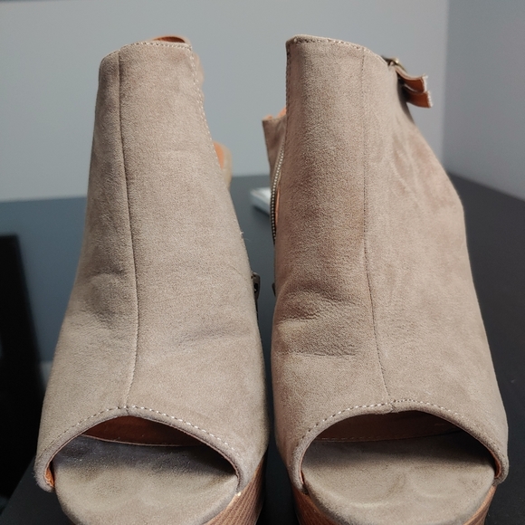 Wedges - Picture 2 of 3